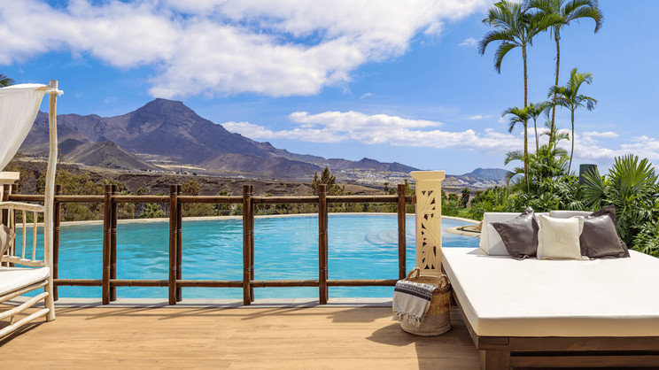 Royal River Luxury Hotel